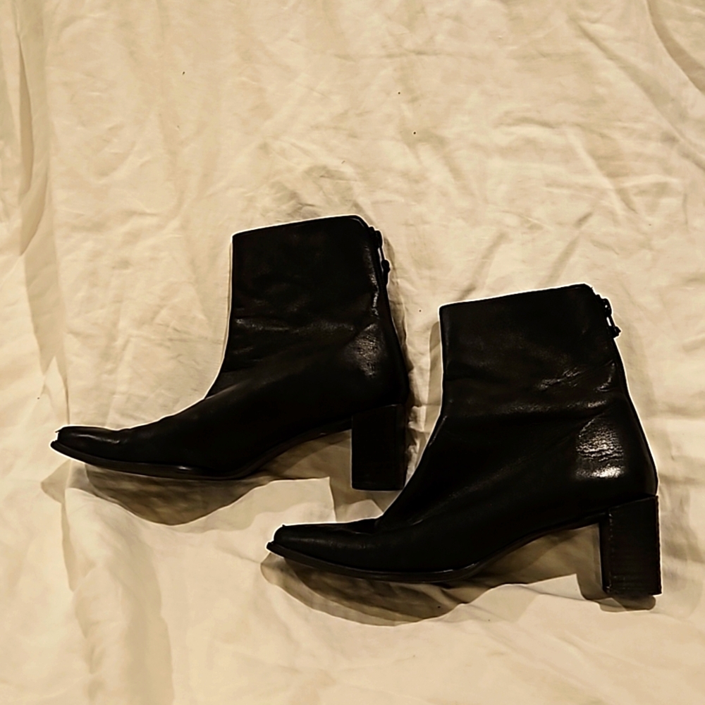 Stuart weitzman ankle booties black leather
